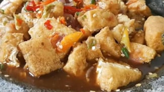 Resep Tahu Gejrot Cirebon dengan Kuah Pedas Segar!