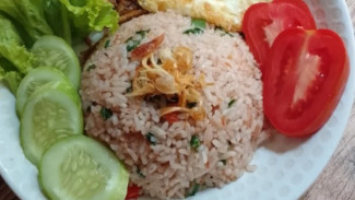 Nasi Goreng Cokelat Unik dengan Rasa Manis Gurih