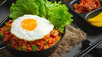 Cobain Yuk! Nasi Goreng Kimchi Simple Bikin Nagih