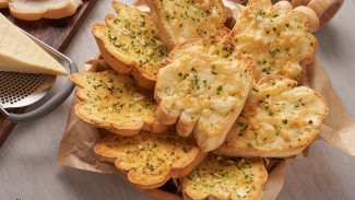 Cara Praktis Membuat Roti Bawang Putih Rumahan yang Super Gurih dan Renyah