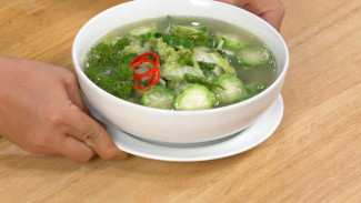 Sayur Oyong Kemangi ala Chef Rudy, Menu Rumahan Sehat Kaya Serat!