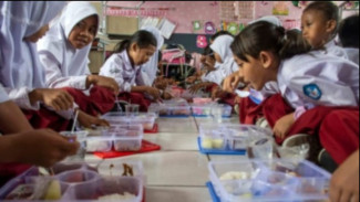 Ratusan Anak Keracunan KPAI Minta Pemerintah Tinjau Ulang Program MBG