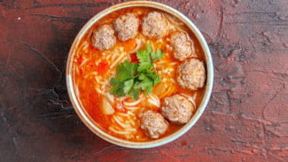 Resep Bakso Kuah Merah, Pedas Gurih yang Menggugah Selera