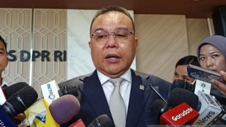 Usai Kasus Keracunan MBG, DPR RI Minta Evaluasi Serius Program Makan Bergizi Gratis