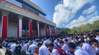 Pemerintah Sulawesi Tenggara Apresiasi 160 Siswa Berprestasi dengan Pemberian Bonus