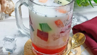 3 Bahan Membuat Es Jelly Buah Warna-Warni Kekinian