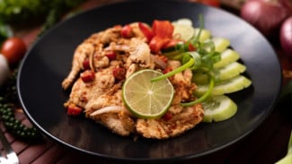 Cara Buat Ayam Sambal Matah, Lezat dan Kaya Rempah