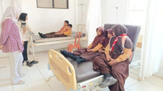 Usai Menyantap MBG, Belasan Siswa SDN 05 Sidomekar Jember Sakit Mendadak