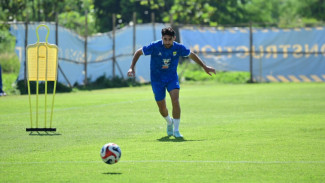 Pernah Main di Liga Thailand, Bek Persib Frans Putros Beberkan 2 Ancaman Utama Bangkok United
