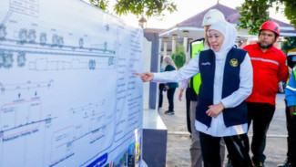 Khofifah Targetkan Pelebaran Jalan Buduan-BTS Bondowoso Rampung Tepat Waktu, Melebihi Target Progres