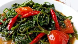 Kamu Ingin Tumis Kangkung yang Lebih Nendang? Cobain Resep Makanan Ini