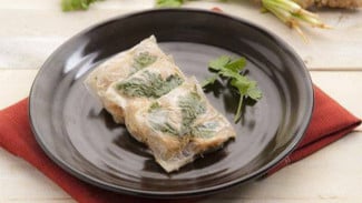 Resep Ayam Bungkus Kertas, Rahasia Daging Juicy dan Kulit Super Renyah