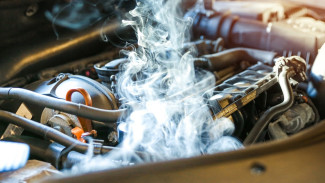 Tanda-Tanda Air Radiator Mobil Habis yang Harus Kamu Waspadai, Jangan Sampai Overheat!
