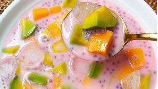 Sup Buah, Sahabat Manis Kala Panas Menyengat