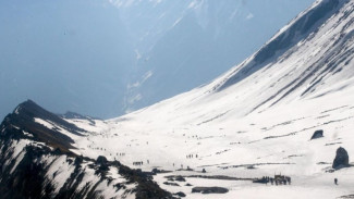 Pendaki Korea Tewas Usai Taklukkan Puncak Mera di Himalaya Nepal