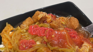 Resep Seblak Bandung dengan Kuah Pedas Manis Ala Rumahan, Enak Banget Bikin Nagih