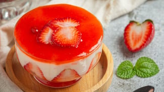 Resep Silky Pudding Stroberi Lembut, Segar Lumer Di Mulut