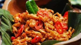 Ide Jualan yang Bikin Penasaran, Resep Ayam Suwir Super Wangi
