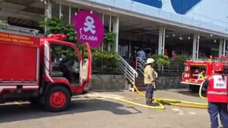 Restoran di Mal Ciplaz Klender Terbakar, Diduga Akibat Korsleting Mesin Pendingin