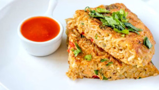 Resep Martabak Mie Telur Kornet Praktis dan Lezat