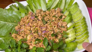 Resep Larb Salad Daging Pedas Khas Thailand