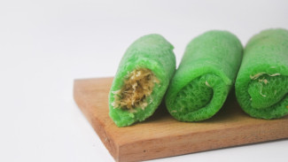 Resep Dadar Gulung Isi Kelapa Manis yang Lembut, Kue Tradisional Favorit Keluarga