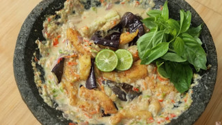 Pedas Wangi Segar! Resep Pecak Ikan Terong Gurih Santan Ala Devina Hermawan, Dijamin Bikin Lahap Makan