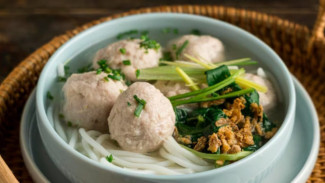 Cara Buat Fish Ball Soup yang Lembut Kenyal dan Berkaldu Bening