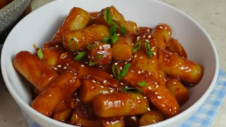 Resep Tteokbokki Pedas Manis ala Street Food Korea