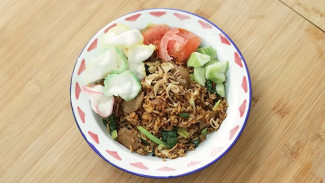 Resep Legendaris! Nasi Goreng Tek-Tek Gurih Abang-Abang Kaki Lima ala Chef Devina Hermawan