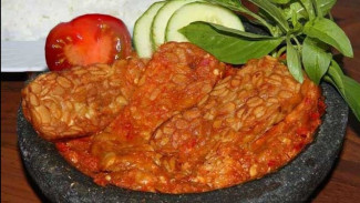 Tempe Penyet, Ketika Sambal Jadi Pasangan Hidup yang Sempurna