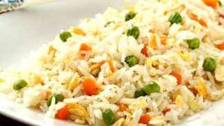 Kreasi Nasi Goreng Sarden Pedas Rumahan yang Super Nikmat