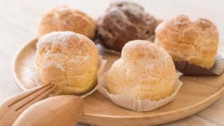 Resep Custard Bun, Roti Lembut Isian Custard yang Creamy dan Manis