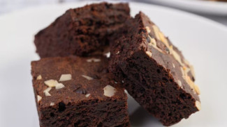 Sajikan Dessert yang Lembut dan Rasa Intens Brown Butter Brownies, Ini Resepnya