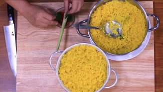 Nasi Kuning Super Gurih Ala Rudy & Sahabat, Resep Andalan Buat Acara Spesial di Rumah!