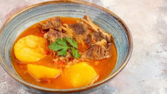 Resep Sop Iga Sapi Bening yang Lezat Dilengkapi dengan Bumbu Spesial