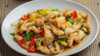 Resep Ayam Goreng Tumis Bawang yang Kaya Rempah-rempah