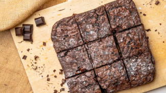 Resep Fudgy Brownies Nyoklat yang Bikin Mood Naik