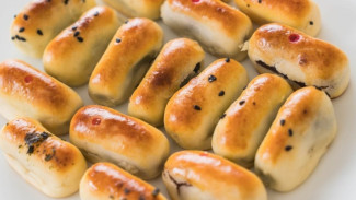 Resep Bolen Pisang Coklat Wijen yang Manis, Lembut dan Kaya Rasa