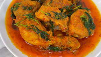 Resep Ayam Suwir Kemangi dengan Bumbu Khas Wangi Bikin Nambah Nasi