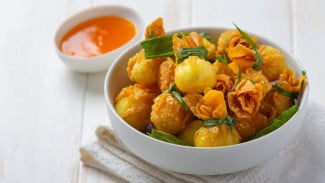 Batagor Saus Kacang Jajanan Legendaris yang Gurih, Renyah, dan Mudah Dibuat di Rumah