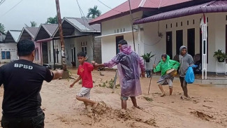 50 KK Dievakuasi dari Banjir Batu Busuk, BPBD Padang Imbau Warga Tetap Waspada