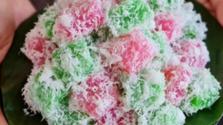 Resep Cenil Singkong Makanan Jadul dengan Taburan Kelapa