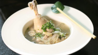 Resep Sup Ayam Hainan yang Segar dan Autentik