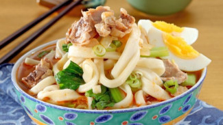 Hangatkan Hari dengan Semangkuk Spicy Soup Udon Lezat