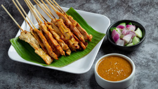 Sate Ayam Madura, Hidangan Legendaris dengan Saus Kacang Klasik yang Kaya Rasa