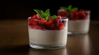 Resep Panna Cotta Strawberry, Dessert Lembut dan Creamy