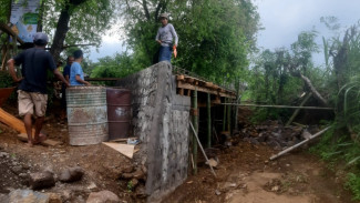 Proyek Jembatan Desa Watukebo Diduga Melenceng dari Desain Resmi, Gimana Lewatnya?