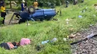 KA Mutiara Timur Sasak Sedan di Pasuruan, 4 orang tewas