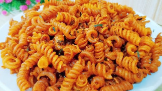 Di Balik Renyahnya Makaroni Pedas, Ada Rasa yang Tak Bisa Dilupakan